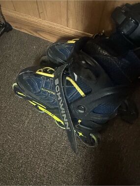 Schwinn Kids Navy & Yellow Adjustable Inline Skates size 5-8